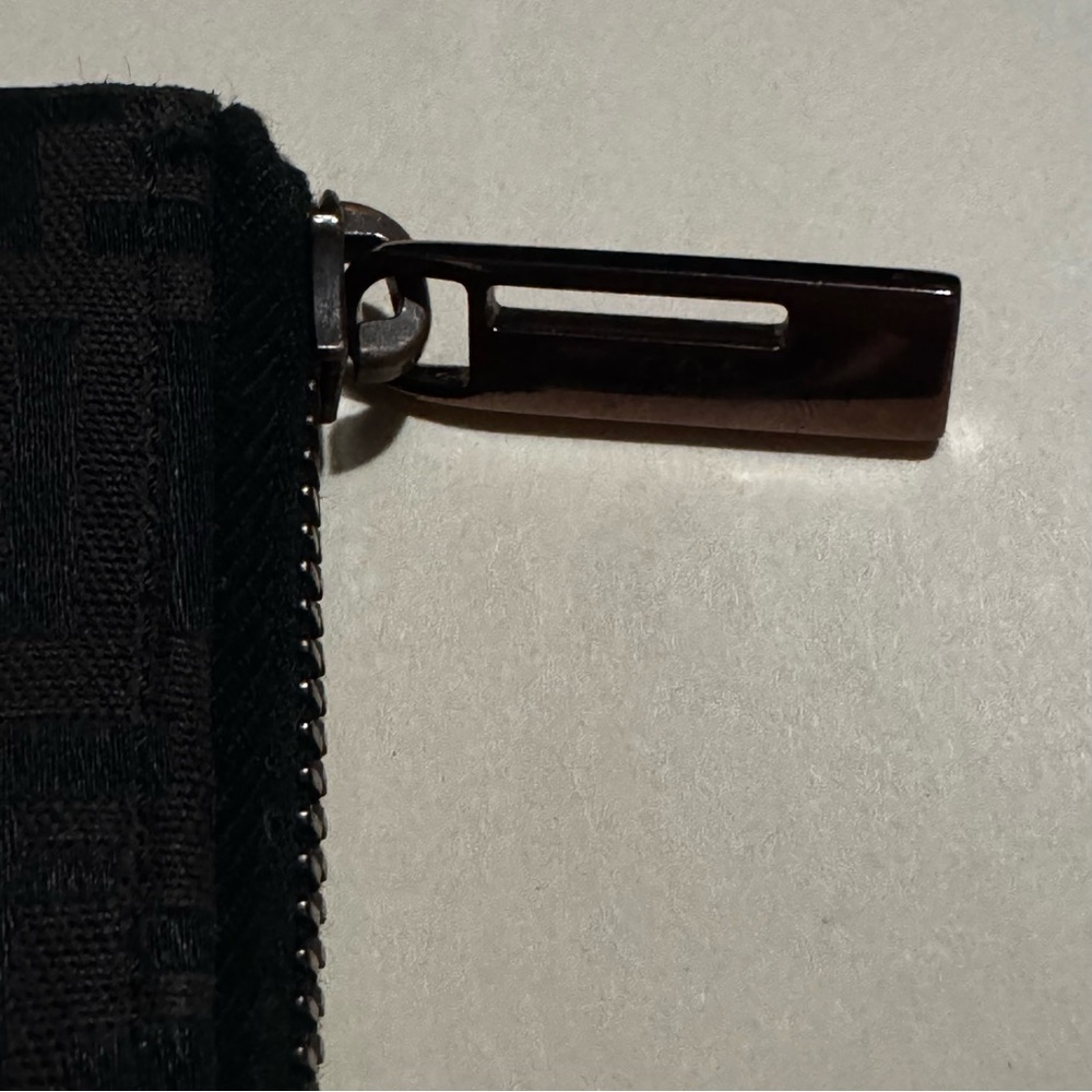 Fendi - Picture 6 of 7